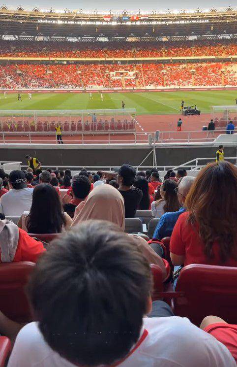 Rafathar nonton Indonesia vs Irak (Instagram.com/raffinagita1717)