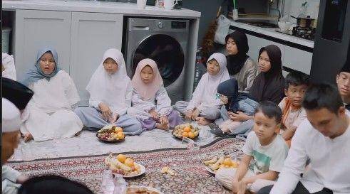 syukuran rumah asisten Raffi Ahmad (Instagram.com/sensen_ahmad)