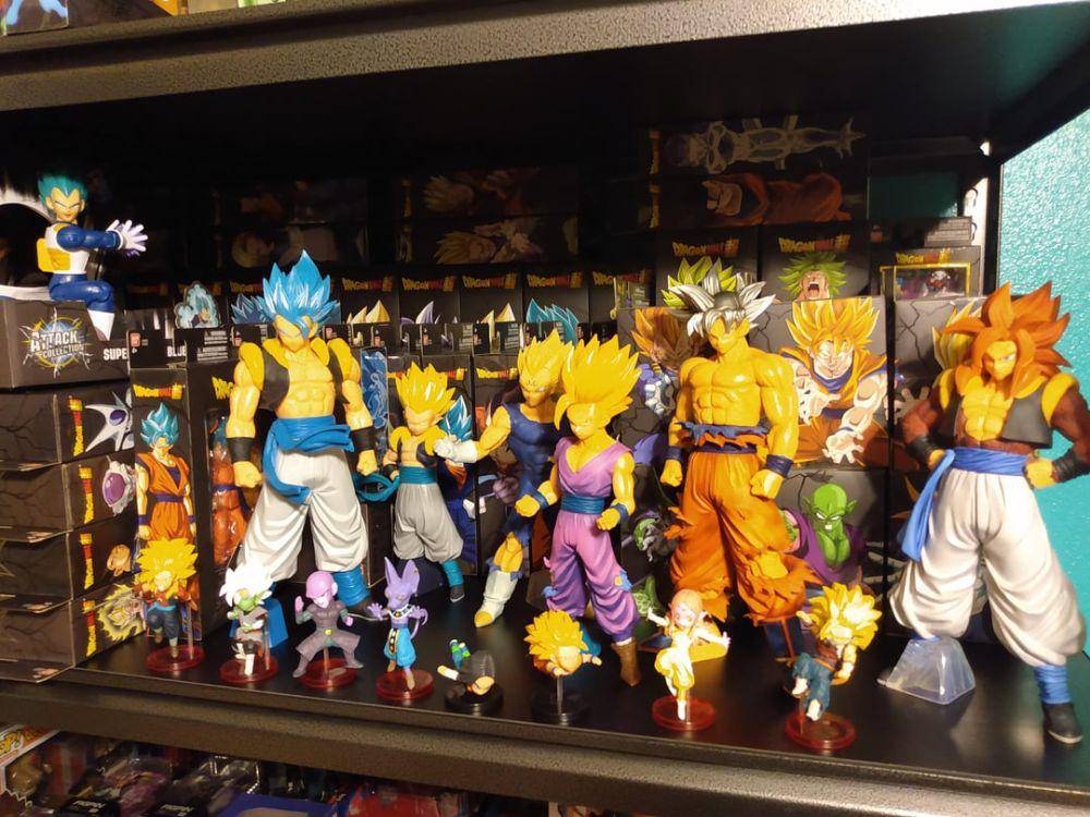 potret koleksi figur aksi Dragon Ball (reddit.com/user/CapnPeePee)