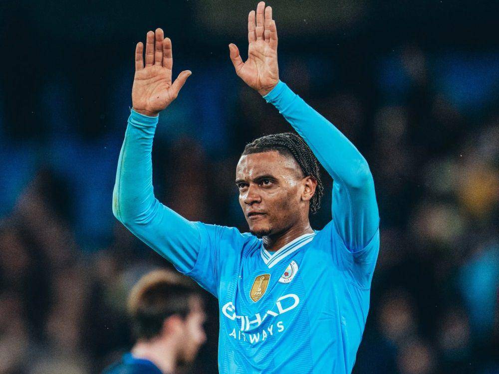 Manuel Akanji (mancity.com)