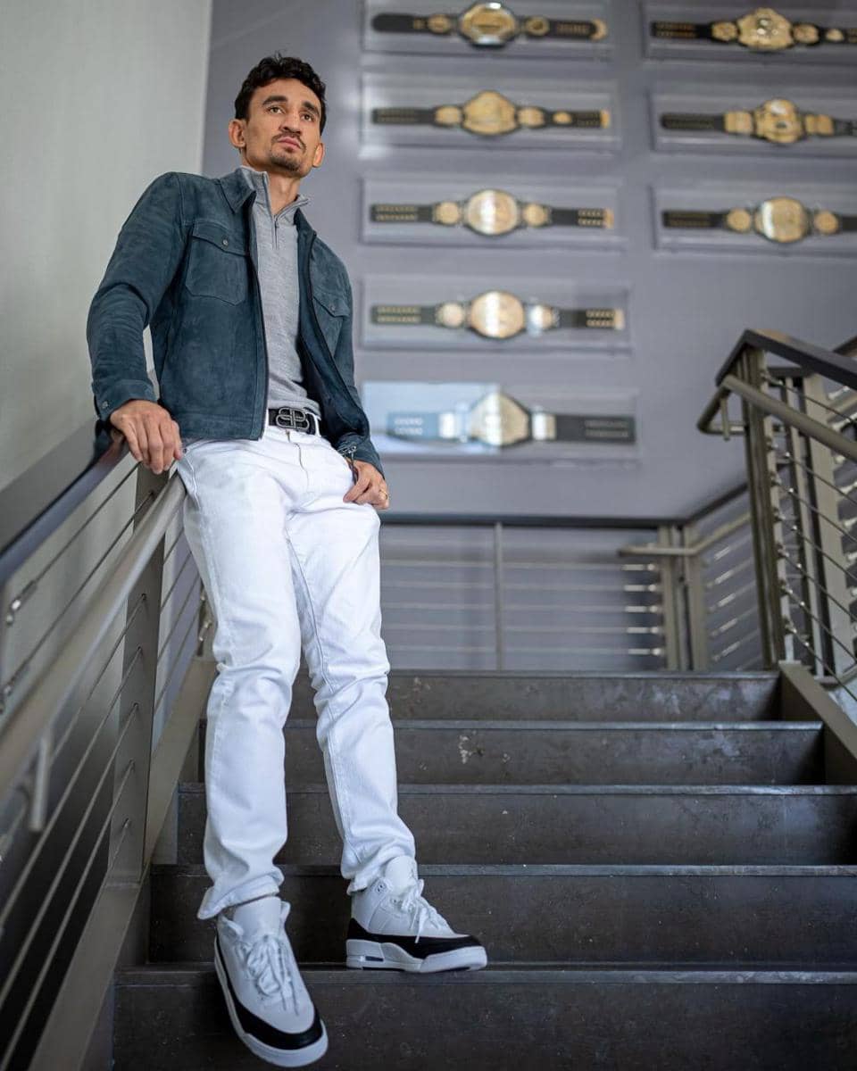Max Holloway (instagram.com/blessedmma)