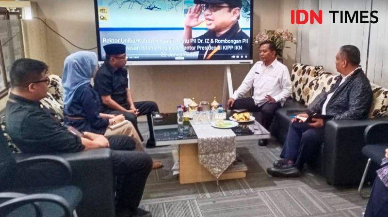Rombongan Direktur Penmas, Conrita Ermanto saat diskusi dengan Rektor Uniba, Isradi Zainal (IDN Times/Ervan)