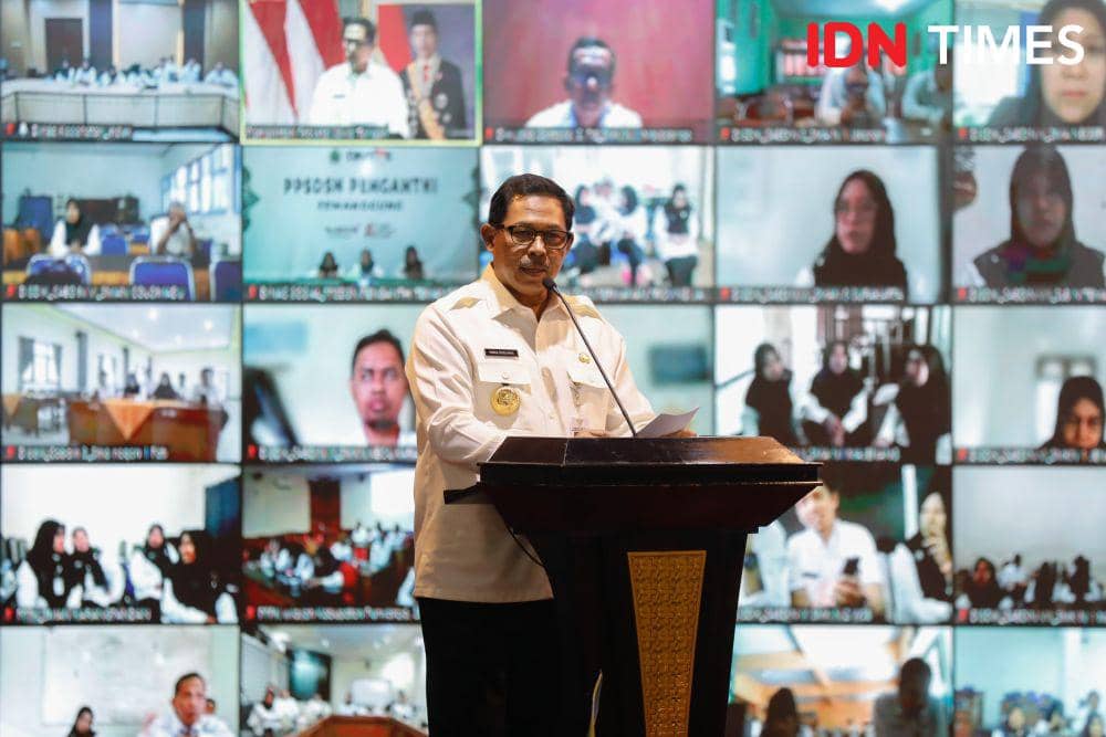 Pj Gubernur Jateng Nana Sudjana. (IDN Times/Fariz Fardianto)