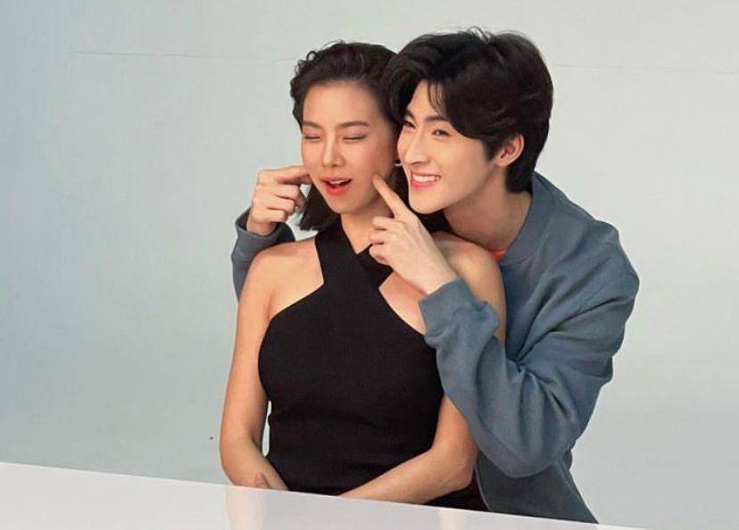 potret Blue Pongtiwat dan Cris Horwang (instagram.com/blue_pongtiwat)
