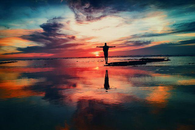 5 Fakta tentang Law Of Attraction, Kekuatan Berpikir Positif!