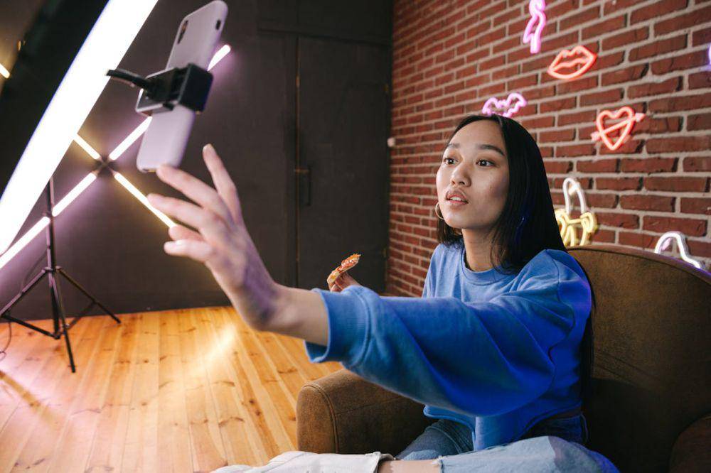 ilustrasi afiliator TikTok (pexels.com/Ivan Samkov)