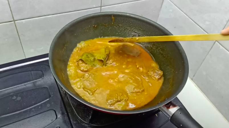ilustrasi memasak semur daging sapi (YouTube.com/CR COOK)