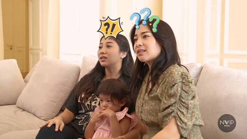 potret Nikita dan Winona Willy belajar nyapu dan nyetrika (Youtube.com/Nikita Willy Official)