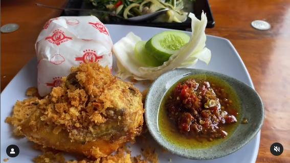 Ayam Penyet Ju-Pe (instagram.com/ayampenyet_jupe)