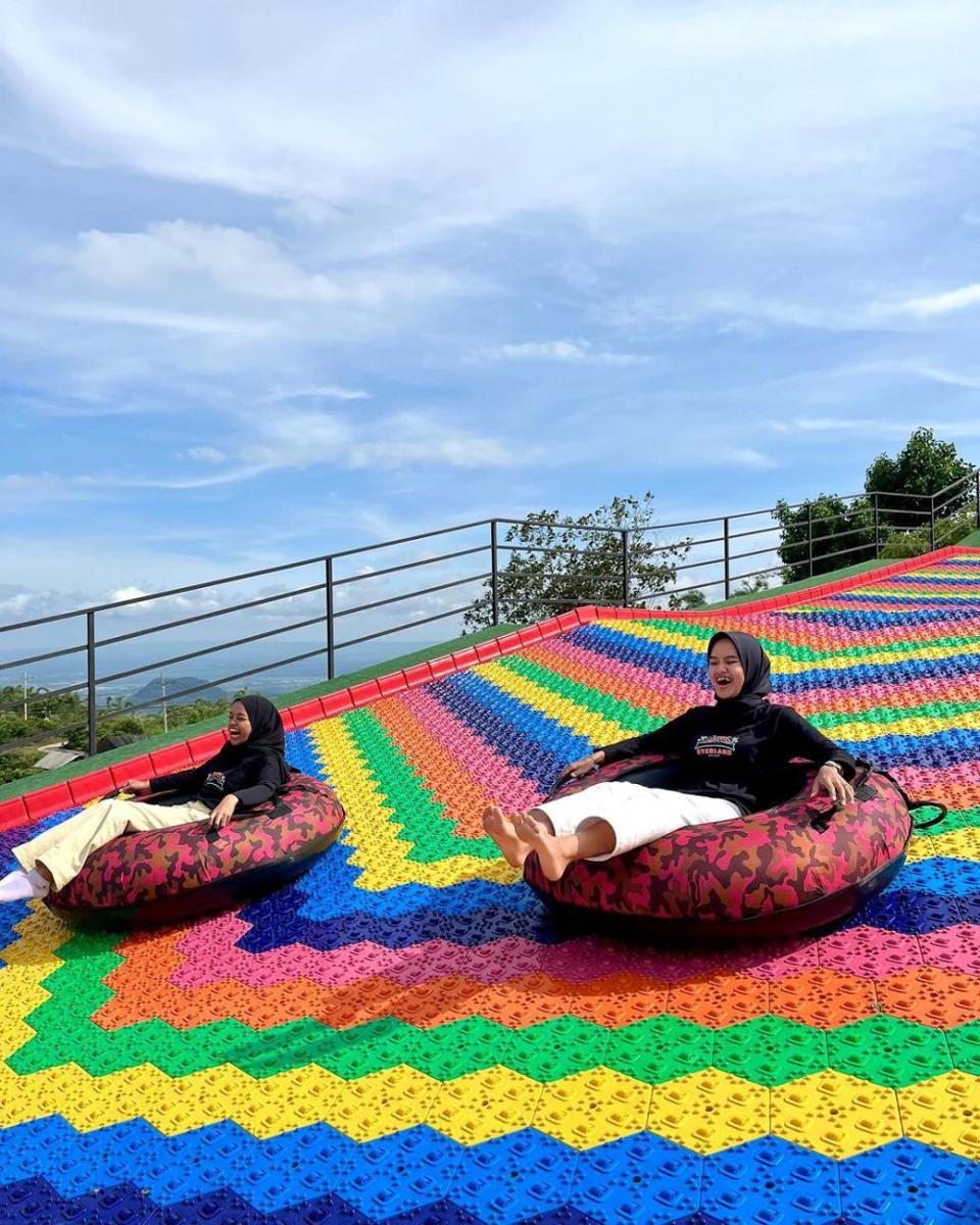 5 Tempat Wisata yang Punya Rainbow Slide di Malang, Wajib ke Sini