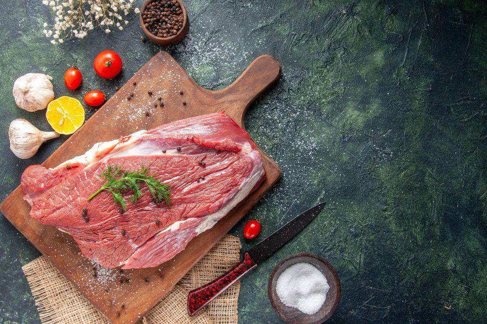 ilustrasi bahan memasak semur daging sapi (freepik.com/mdjaff)