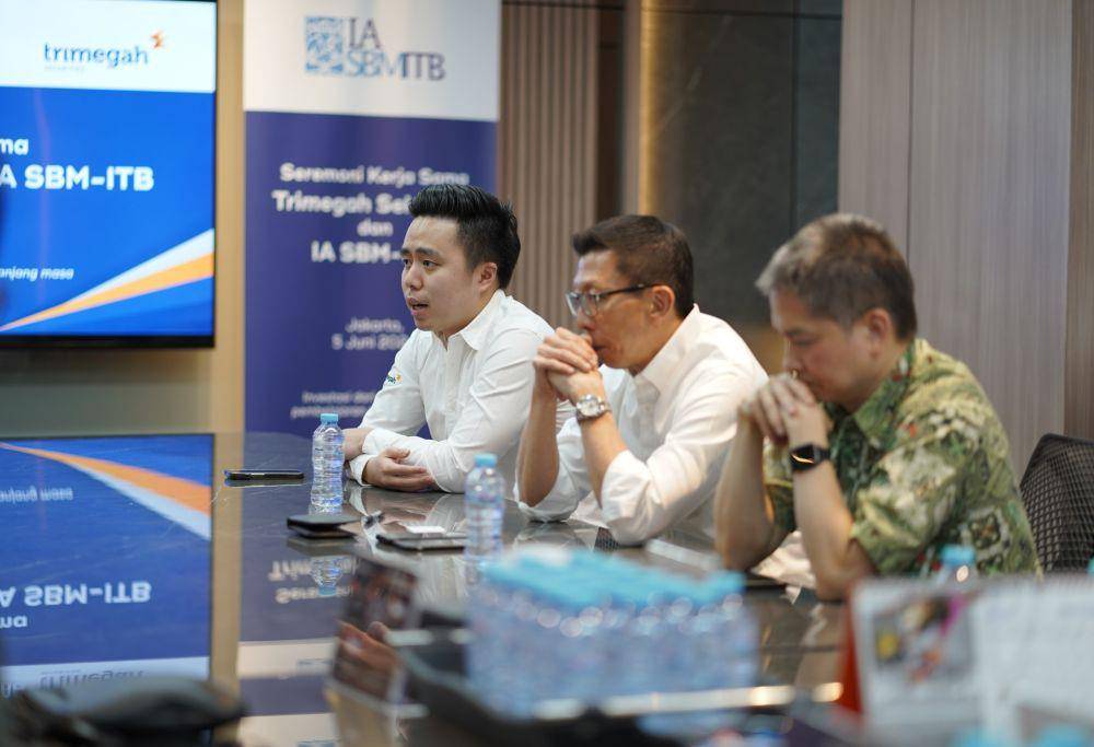 PT Trimegah Sekuritas Indonesia Tbk (Trimegah) menjalin kerja sama dengan Ikatan Alumni Sekolah Bisnis dan Manajemen Institut Teknologi Bandung (IA SBM-ITB). (Dok/Humas Trimegah).