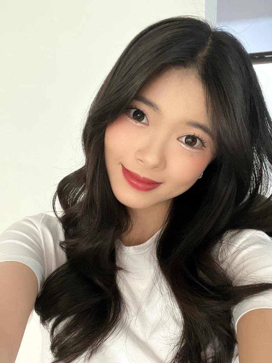Fiony JKT48 (x.com/a_fionyjkt48)