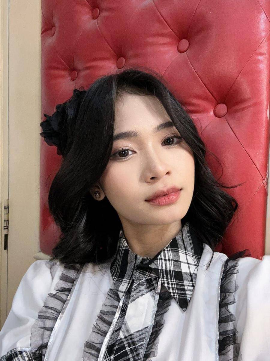 Flora JKT48 (x.com/s_florajkt48)