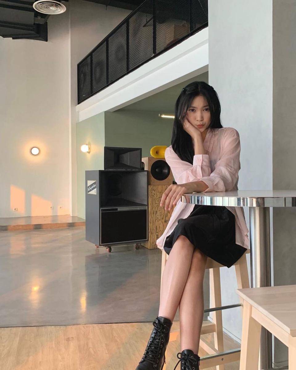 inspirasi outfit kasual ala Regie JKT48 (instagram.com/jkt48.regie)