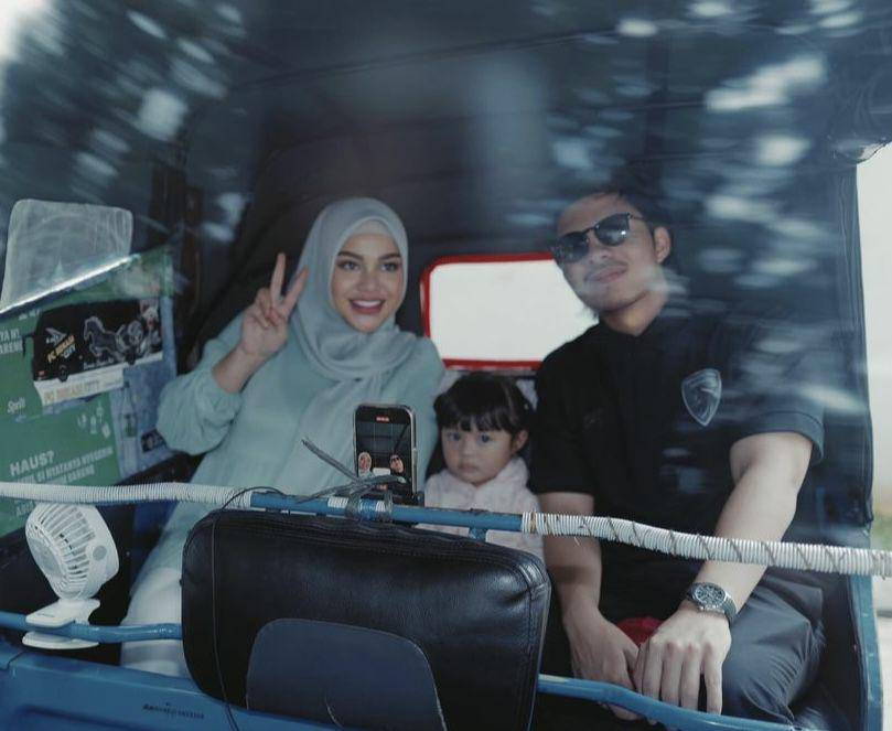 potret Ameena naik bajaj (instagram.com/attahalilintar)