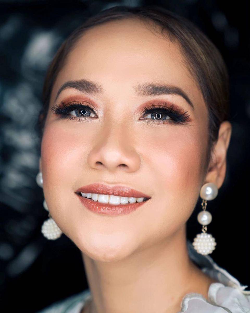 inspirasi makeup kondangan Bunga Citra Lestari (instagram.com/itsmebcl)