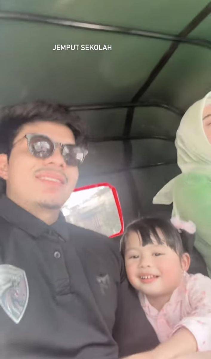 potret Ameena naik bajaj (instagram.com/attahalilintar)