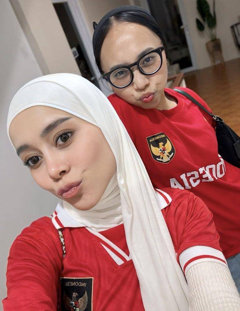 potret Lesti Kejora dan Rizky Billar nonton Timnas Vs Irak (instagram.com/lestikejora)