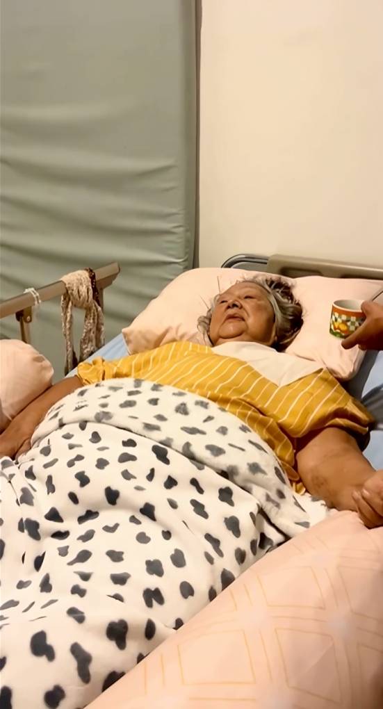potret Nugie dan Katon Bagaskara hibur ibunya yang sakit (instagram.com/katonbagaskara)