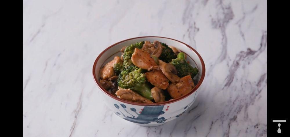 Resep Cah Ayam Brokoli Menu Praktis untuk Ide Bekal ke Kantor!