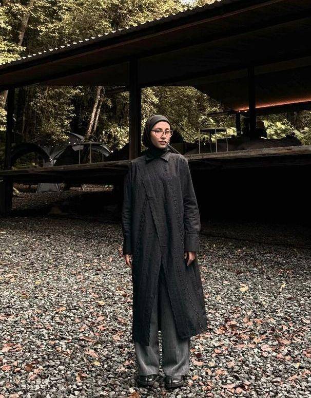 OOTD hitam Feby Putri (instagram.com/fbyputrinc)
