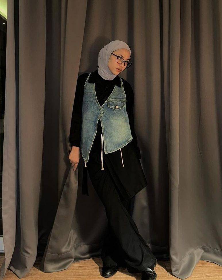 OOTD hitam Feby Putri (instagram.com/fbyputrinc)
