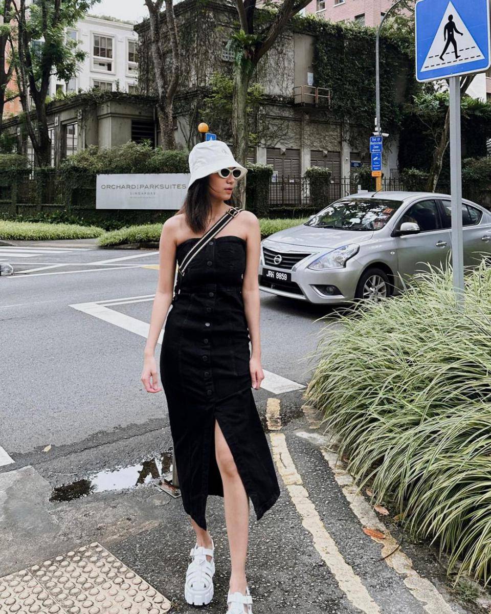 Dress nuansa hitam ala Azizah Salsha (instagram.com/azizahsalsha_)