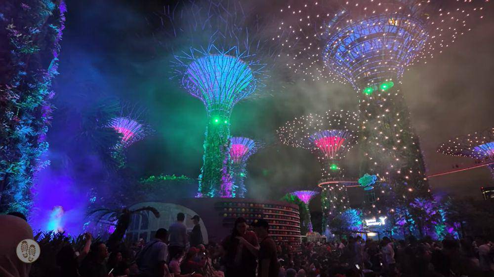 Northern Lights: Borealis di Singapore (youtube.com/Singapore City Walks)