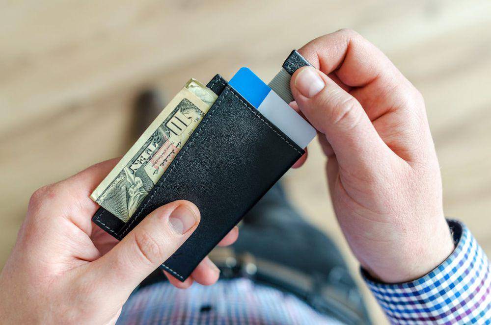 ilustrasi dompet (pexels.com/Lukas)