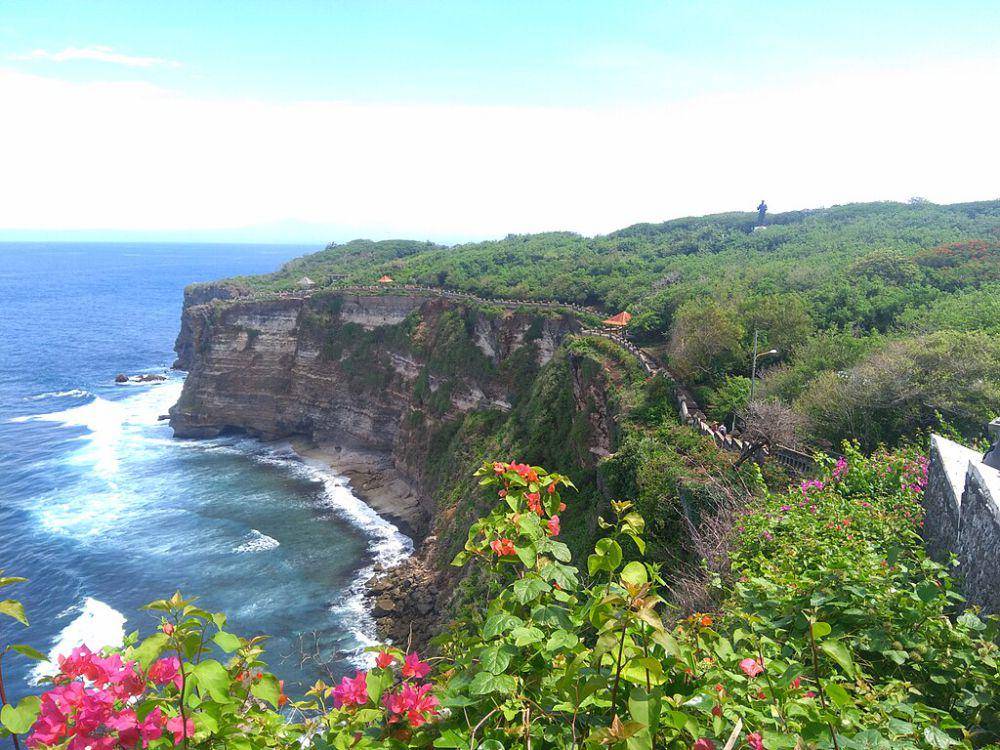 potret Tebing Uluwatu (commons.wikimedia.org/Abdrmn27)