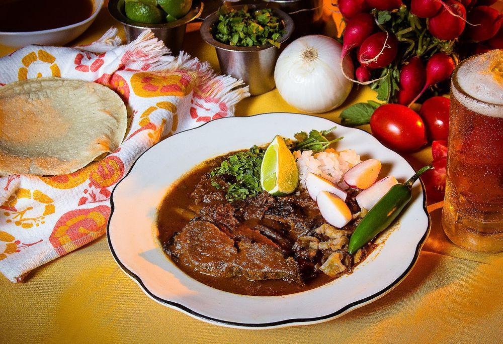 Resep Semur Kambing Birria dengan Perpaduan Rasa Pedas dan Asam