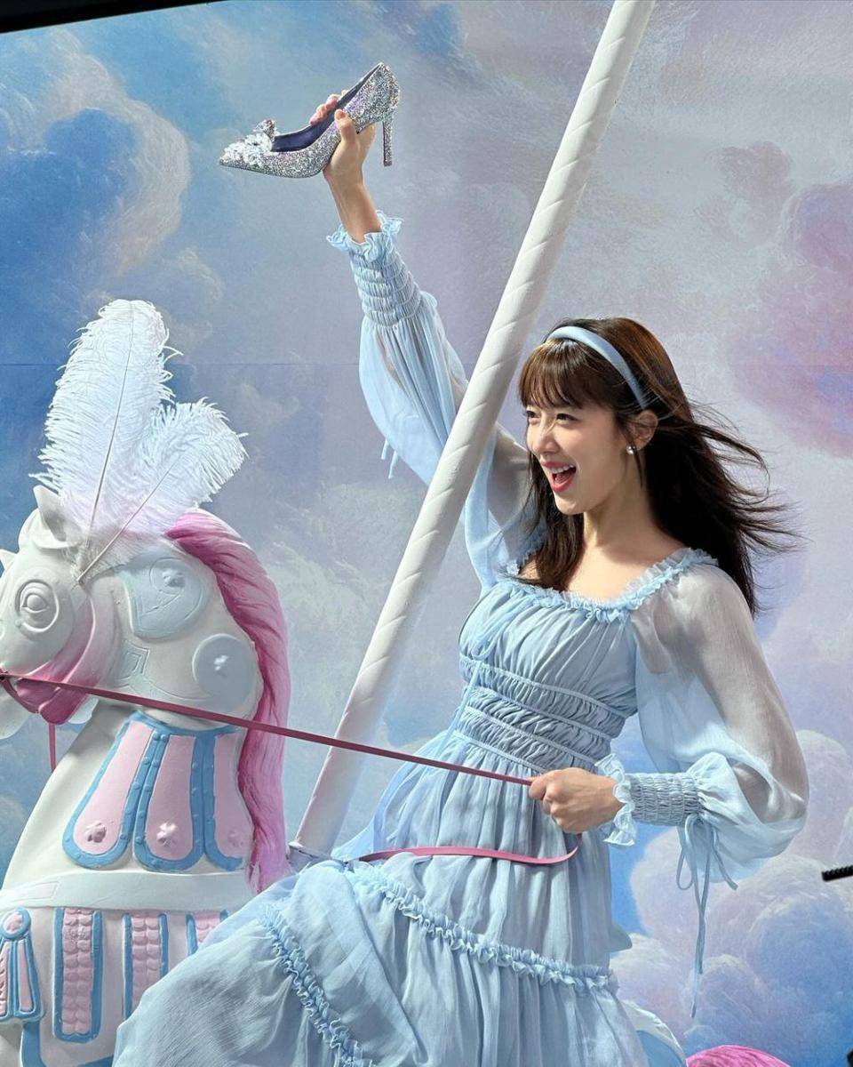 Pyo Ye Jin untuk drama Dreaming of Cinde Fxxxing Rella (instagram.com/yjiinp)