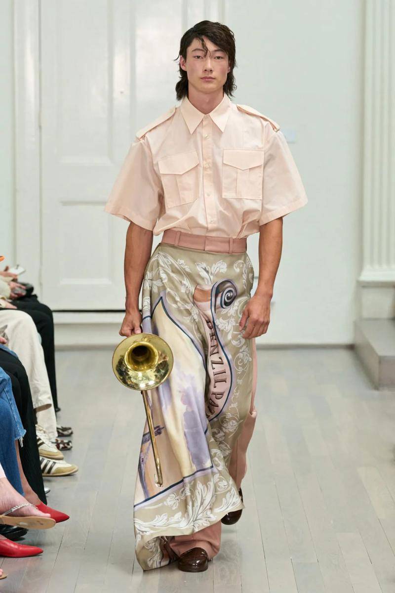 Denzil Patrick S/S '25 di LFW Menswear 2024 (instagram.com/iwantfashionweek)