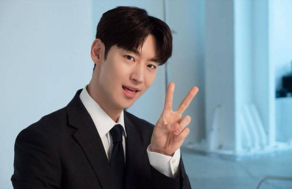 Lee Je Hoon (instagram.com/leejehoon_official)