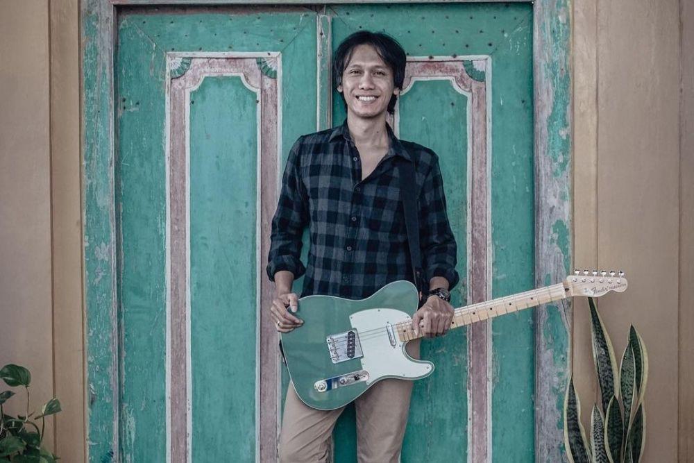 Lelang Gitar Eross Sheila On 7 Kumpulkan Rp335 Juta untuk Bantu Gaza