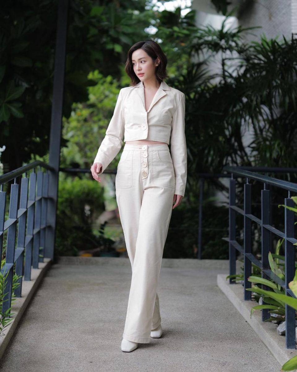 Oom Eisaya Hosuwan (instagram.com/oomeisaya)