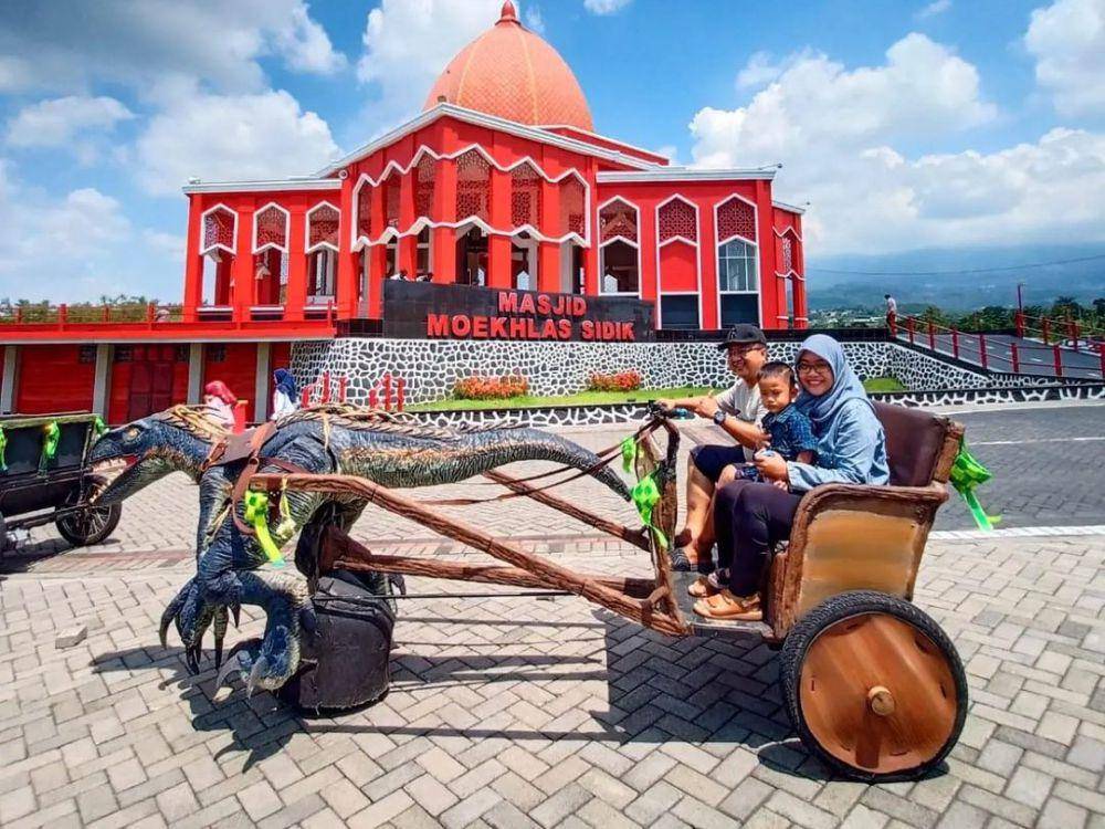 Masjid Merah Pandaan, Pasuruan (instagram.com/rizabrina92)