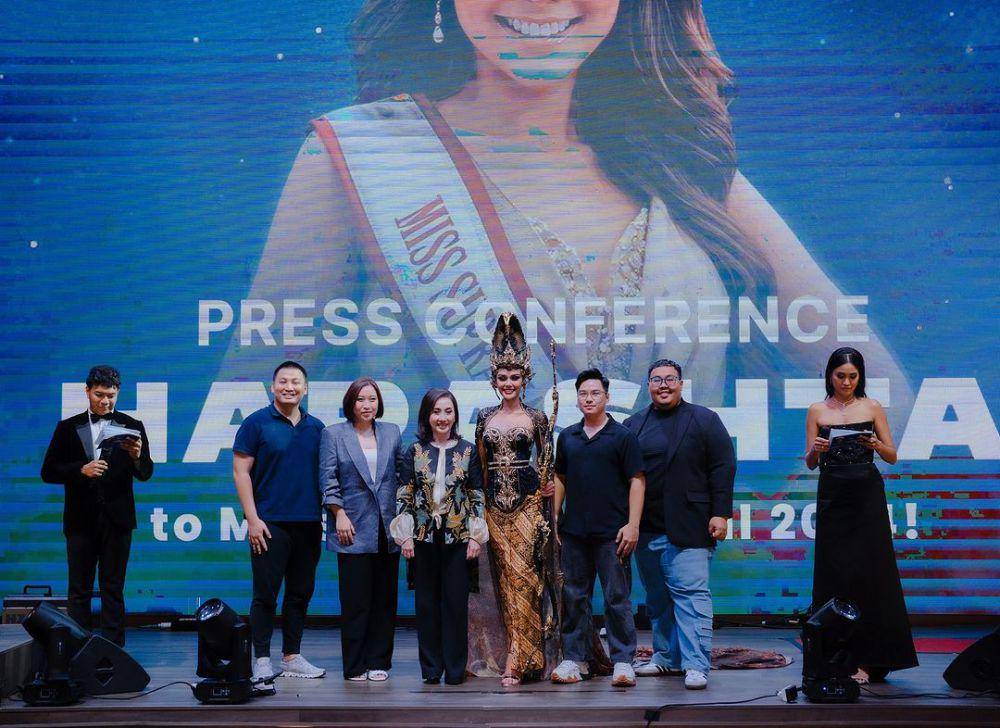 Potret Konferensi Pers Harashta Haifa ke Miss Supranational 2024 (Instagram.com/officialputeriindonesia)
