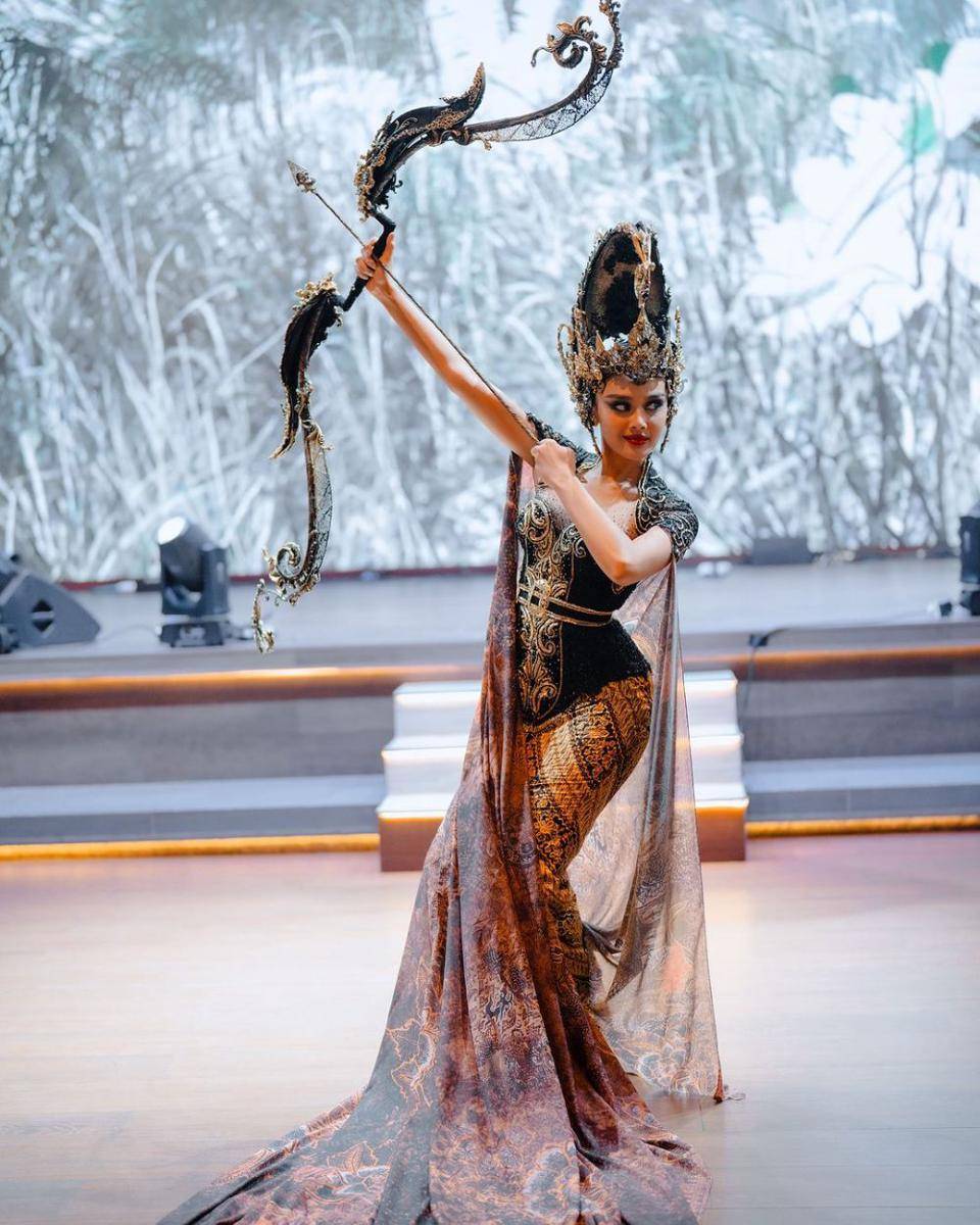 Potret Kostum Nasional Harashta Haifa untuk Miss Supranational 2024 (Instagram.com/officialputeriindonesia)