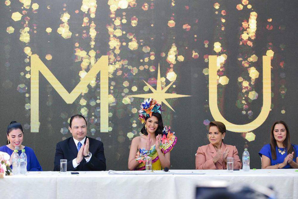 Potret Kompilasi Kunjungan Miss Universe 2023 ke Bolivia (Instagram.com/pgloriaoficial)