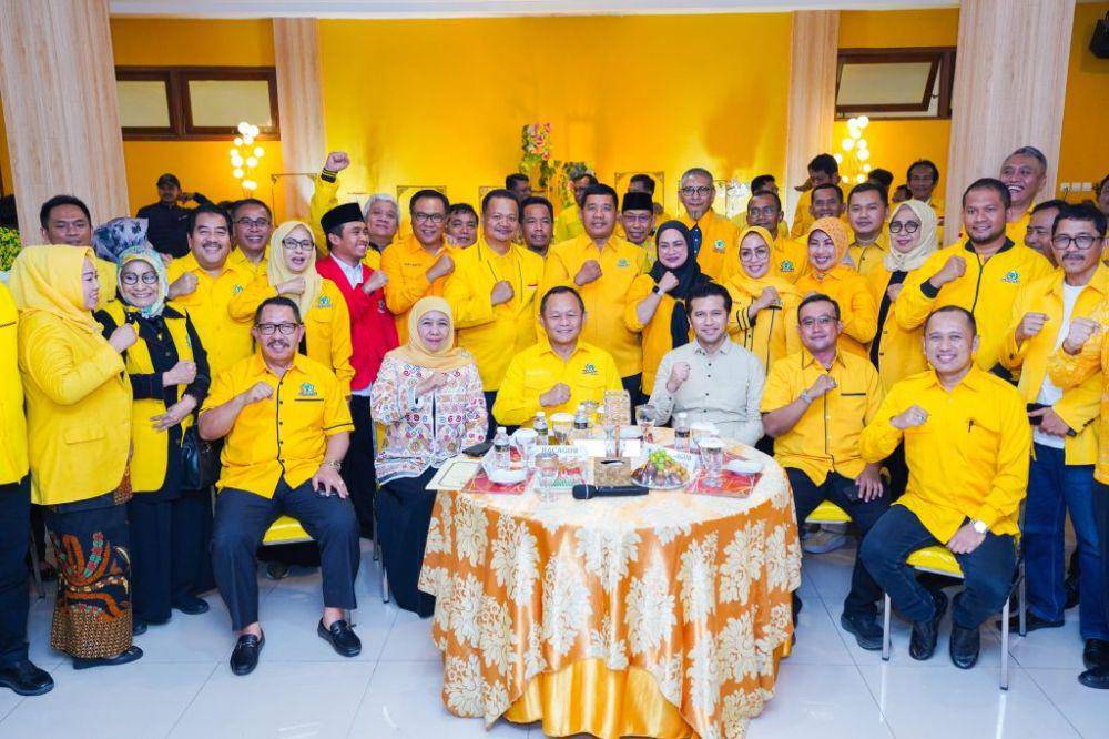 Bacagub - Bacawagub Jatim Khofifah Indar Parawansa - Emil Elestianto Dardak saat konsolidasi dengan Golkar Jatim. Dok. Golkar