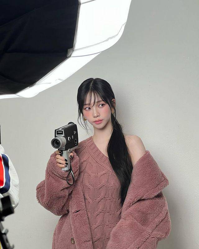 gaya rambut berponi ala Karina aespa (instagram.com/katarinabluu)
