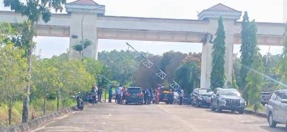 (Tim Gabungan Kandangkan 30 Truk Batubara yang Melintas di Prabumulih) IDN Times/istimewa