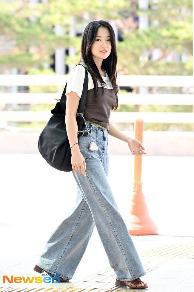 Kim Hye Yoon berangkat ke Bali, Indonesia (dok. Newsen)