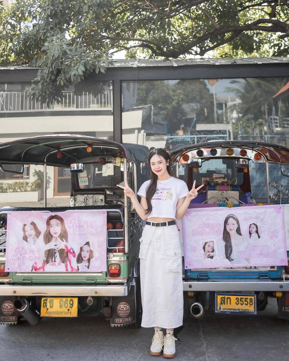 outfit y2k ala June Wanwimol (instagram.com/junewanwimol19)