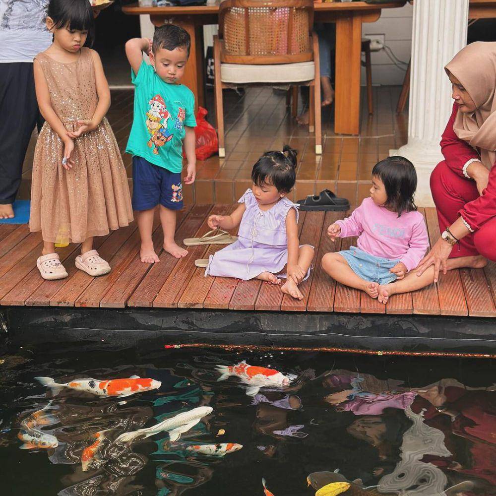 potret kegiatan Minggu pagi Rafathar dan Rayyanza (instagram.com/raffinagita1717)