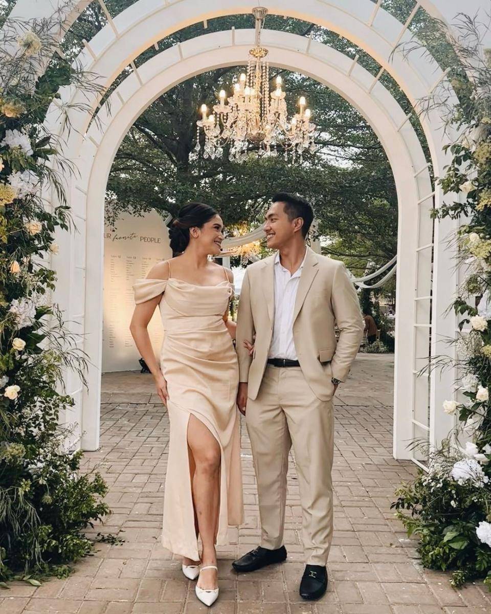 Resepsi pernikahan Marco Ivanos dan Debi Sagita. (Instagram.com/teukusayidina)