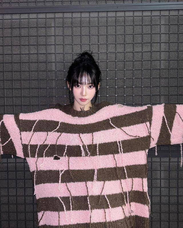 gaya rambut berponi ala Karina aespa (instagram.com/katarinabluu)