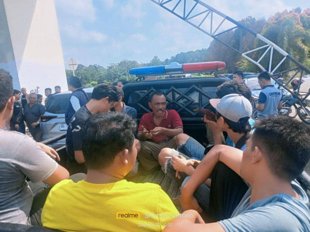 (Tim Gabungan Kandangkan 30 Truk Batubara yang Melintas di Prabumulih) IDN Times/istimewa